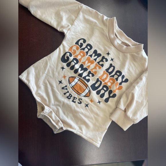 GAME DAY oversized onesie - Picture 2 of 4